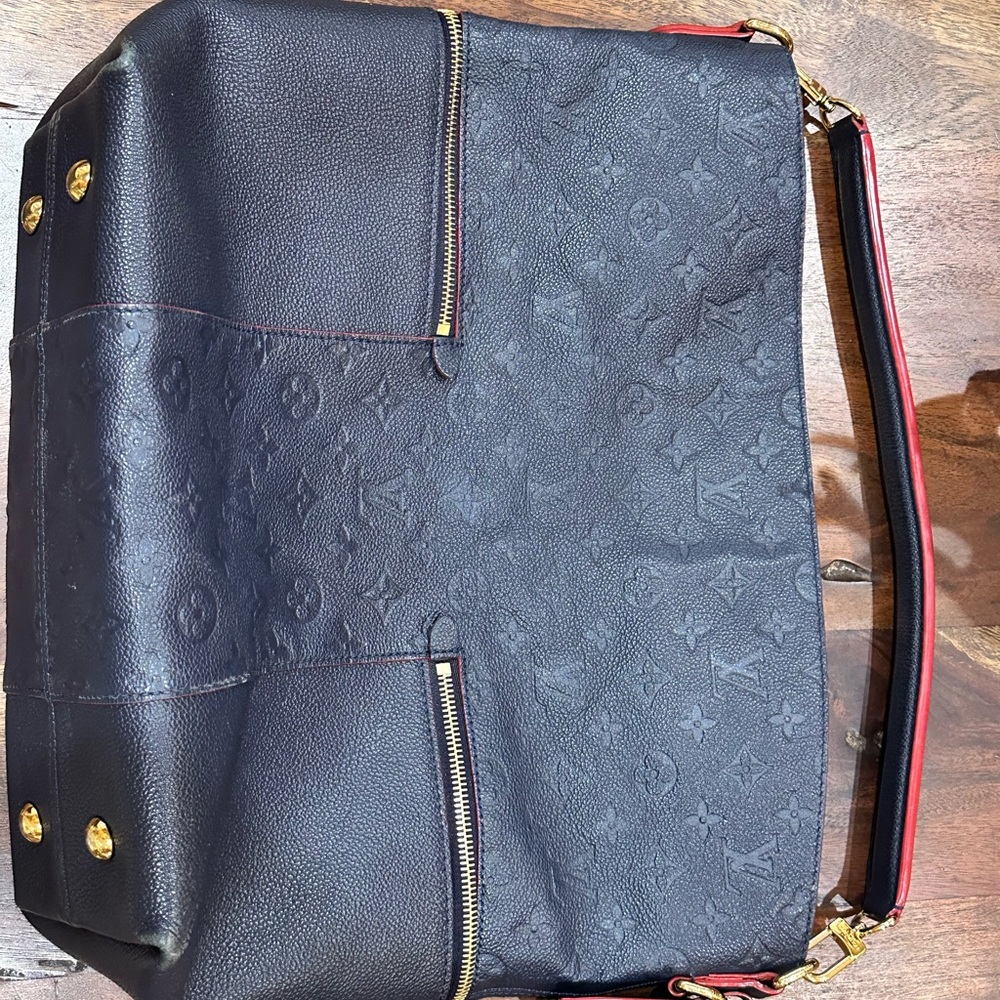 ❌❌SOLD❌❌🅰️ Gorgeous LV Melie Hobo - Picture 8 of 16